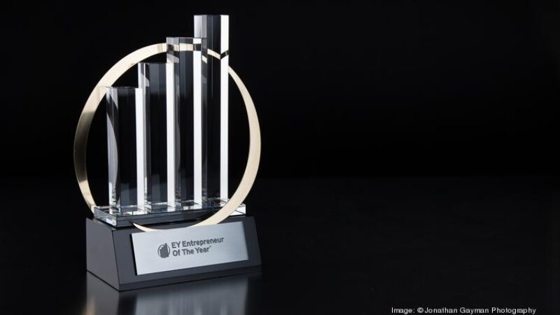 ey-entrepreneur-of-the-year-award-tropy_750xx5616-3165-0-128